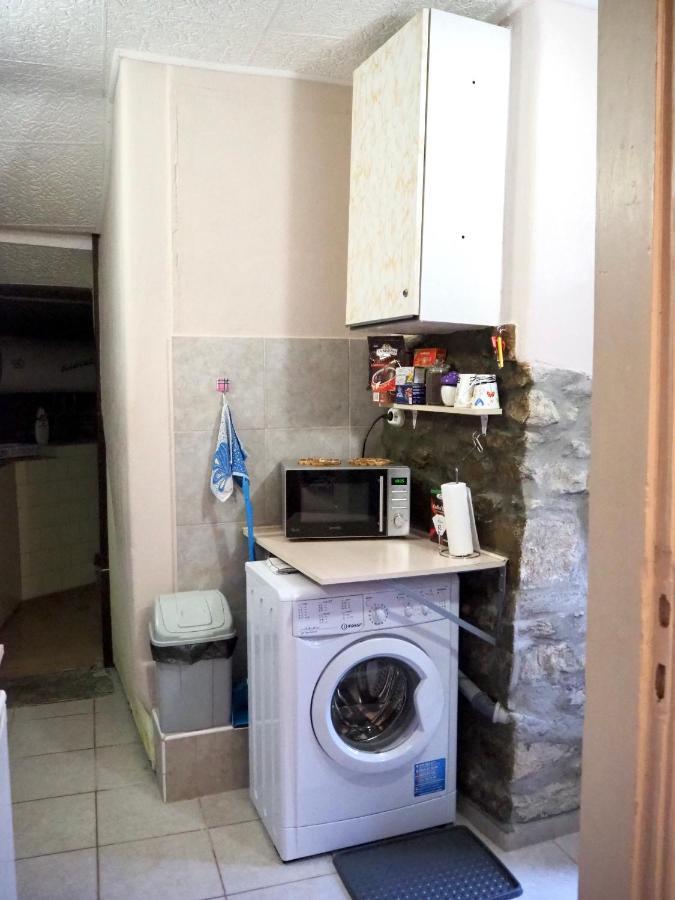 Authentic Guest Stay In The Heart Of Veliko Tarnovo Студио С Изглед Към Царевец エクステリア 写真