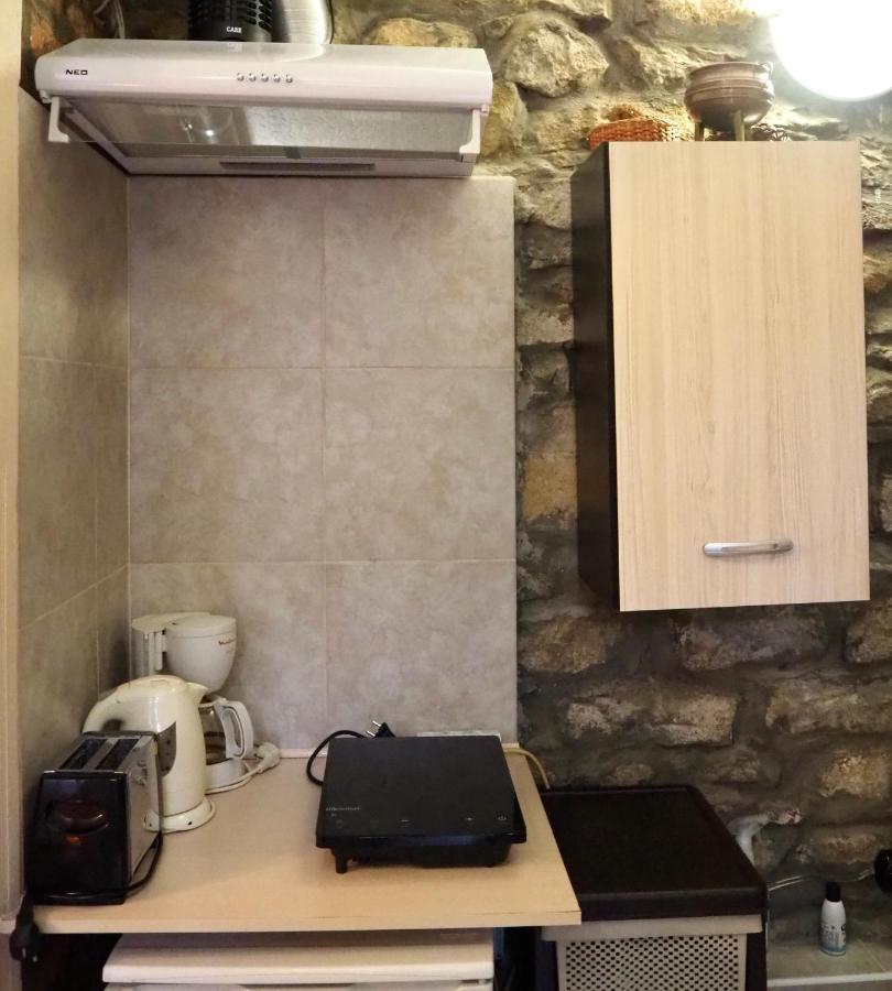 Authentic Guest Stay In The Heart Of Veliko Tarnovo Студио С Изглед Към Царевец エクステリア 写真