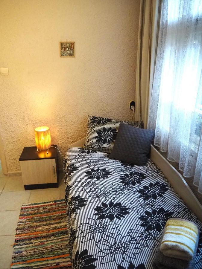 Authentic Guest Stay In The Heart Of Veliko Tarnovo Студио С Изглед Към Царевец エクステリア 写真