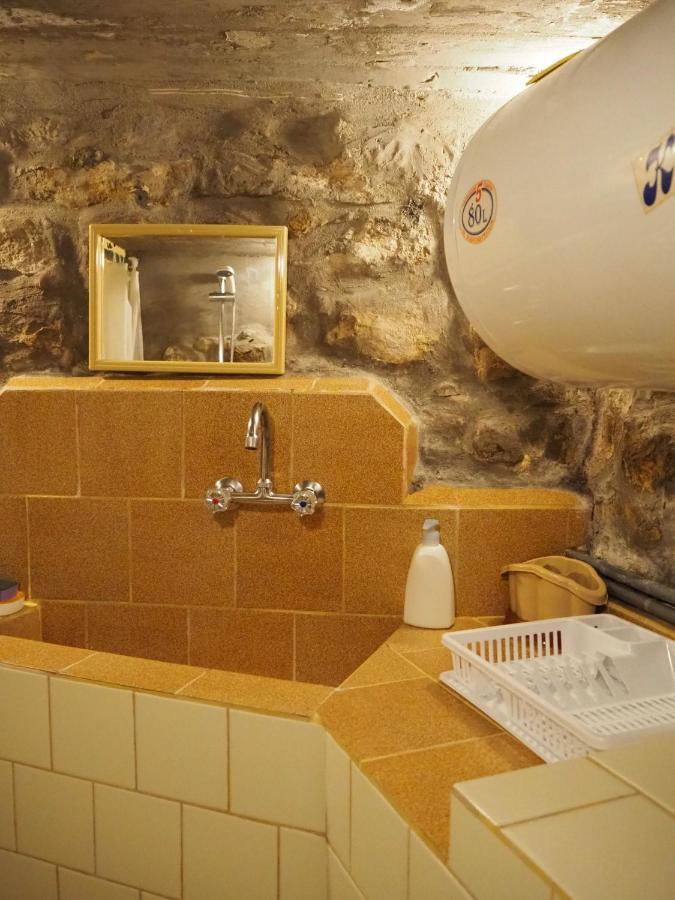 Authentic Guest Stay In The Heart Of Veliko Tarnovo Студио С Изглед Към Царевец エクステリア 写真
