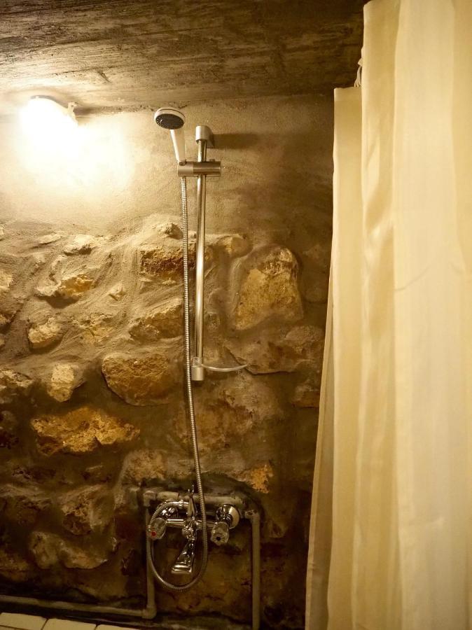 Authentic Guest Stay In The Heart Of Veliko Tarnovo Студио С Изглед Към Царевец エクステリア 写真